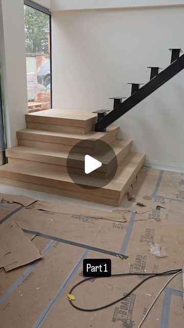 EuroStairsLTD on Instagram Small House Stairs Ideas, Stairs Railing Design Modern, Modern Staircase Design Ideas, Staircase Ideas Modern, Hallway Stairs, Open Staircase Ideas, Escalier Design, Open Staircase, Modern Staircase