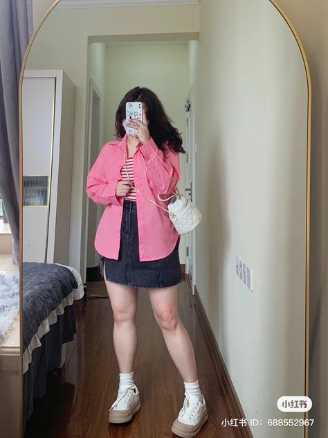 Pink Outfit Midsize, Pink Outfits Midsize, Girly Outfits Curvy, Chubby Outfits, Plus Size Concert Outfit, Chubby Outfit Ideas, Concert Outfit Plus Size, Plus Size Korean Fashion, Chubby Girl Outfits