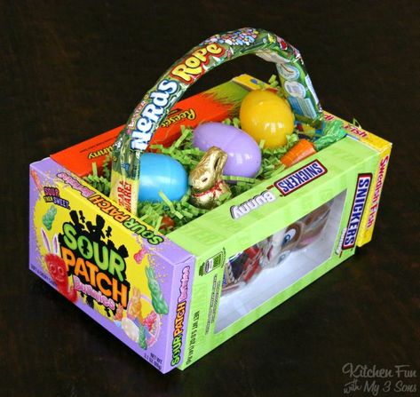 DIY Candy Easter Basket for Kids Nerds Rope, Creative Easter Baskets, Candy Easter Basket, Candy Basket, Easter Basket Diy, Chocolate Bunny, Diy Basket, Easter Candy, Diy Candy