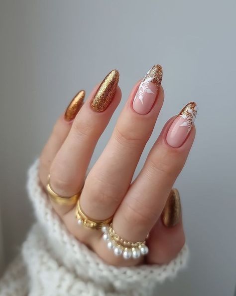 Nails Snow, Snow Pattern, Nails Glossy, Nails Gold, Cute Christmas Nails, Her Nails, Nails Medium, Glitter Design, Stick On Nails