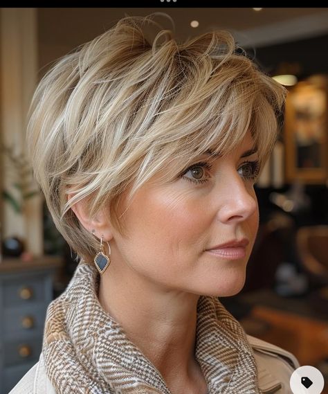 Outfits For Women With Short Hair, Long Tapered Pixie Haircut, Short Hair Growing Out, Pixie Hairstyles 2025, Hairstyles For 50 Year Old Women Short, Short Hair Styles For Fine Hair, Hairstyles For Short Fine Hair, Short Choppy Hairstyle Women, Short Hair Fat Face