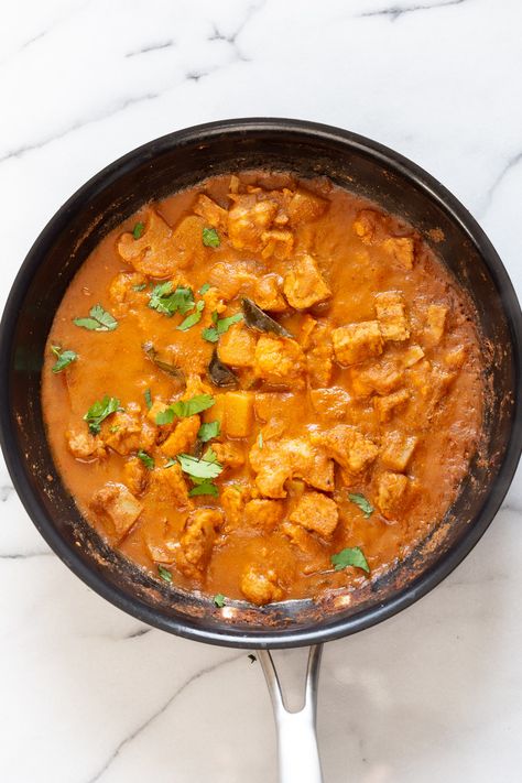 Tempeh Cauliflower Potato Tamarind Curry. South Indian Coconut and tamarind curry with veggies. #Vegan #Glutenfree #Nutfree #Recipe #veganricha #vegantamarindchickencurry Can be Soyfree. Tamarind Curry, Tamarind Recipes, Indian Sauces, Cauliflower Potatoes, Whole Spices, Tempeh Recipes, Vegan Richa, Top Chicken Recipes, Tamarind Chutney