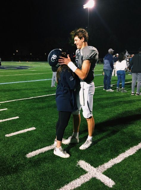 Con mi chaparra hermosa Football Relationship Goals, Football Relationship, Goals Football, Football Couples, Sports Couples, Couple Goals Teenagers, Goals Pictures, Couple Relationship, Boyfriend Goals