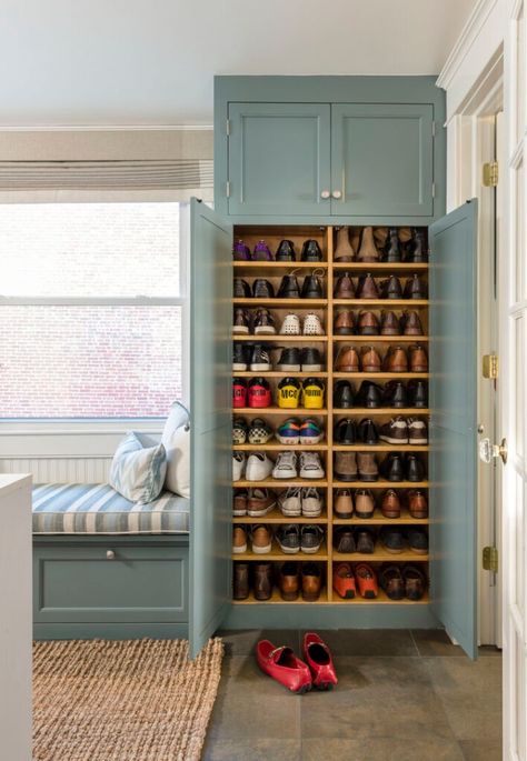 Say goodbye to shoe clutter and hello to seamless style. Ingenious ideas for maximizing space, from built-in shelves to sleek cubbies and clever compartments. Whether you have a small entryway or a spacious mudroom, these stunning storage solutions will keep your family's footwear in perfect order. #mudroommakeover #shoestorage #organizedliving" Storage Ideas For Small Rooms, Mudroom Remodel, Mudroom Entryway, Mudroom Decor, Mudroom Laundry Room, Mud Room Storage, Entrance Modern, Mudroom Design, Modern Hallway