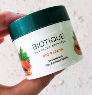 REVIEW ON BIOTIQUE BIO PAPAYA TAN REMOVAL SCRUB : REVIEW ON BIOTIQUE BIO PAPAYA TAN REMOVAL REVITALI... Tan Removal Products, Tan Removal Scrub, Sun Tan Removal, Oil Skin Care Routine, Bio Oil Skin, Ayurvedic Recipes, Tan Removal, Drugstore Skincare, Papaya Fruits