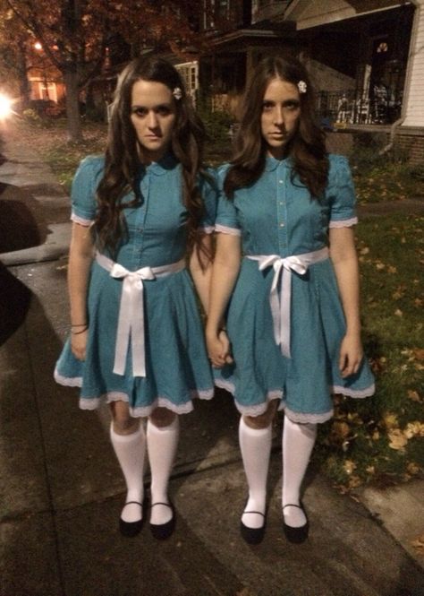 come play with us! Shining Twins Costume, Group Halloween Costume Ideas, The Shining Twins, College Costumes, Twin Costumes, Twin Halloween, Twin Halloween Costumes, Hallowen Costume, Diy Costume