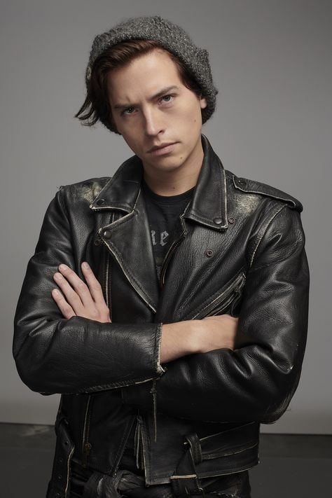 Cole Sprouse Cole Sprouse Lockscreen, Cole Sprouse Hot, Cole Sprouse Funny, Cole Sprouse Wallpaper, Cole Spouse, Cole Sprouse Jughead, Cole M Sprouse, Riverdale Cole Sprouse, Dylan And Cole