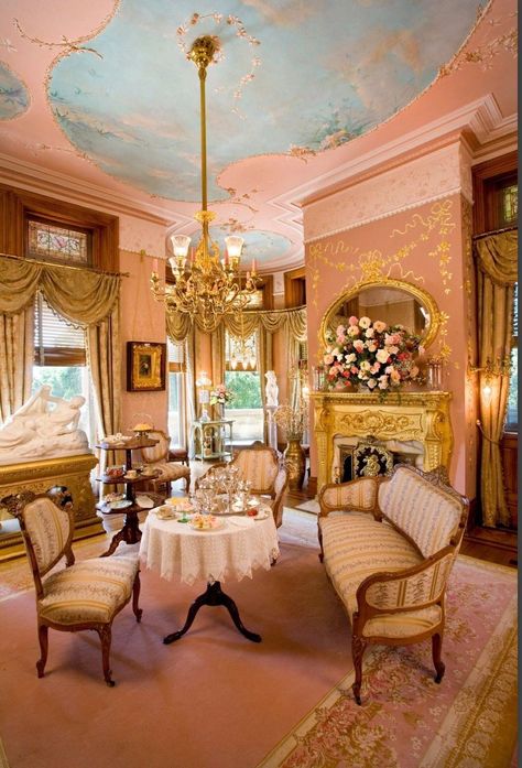 Tea Room Interior, Tea Room Ideas, Victorian Tea Room, Tea Room Decor, Shabby Chic Interior Design, Elegant Entertaining, Victorian Ladies, Shabby Chic Interiors, Tea Rooms