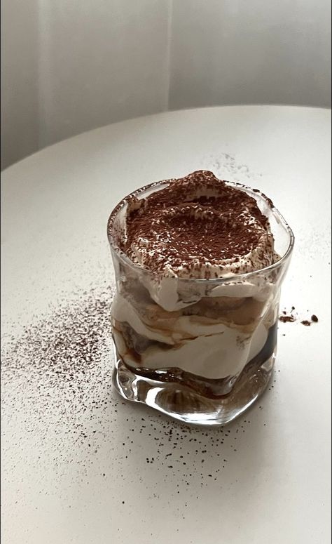 ☕ tiramisu cup \ tiramisu \ sweet \ homemade tiramisu \ coffee \ cup Tiramisu In A Cup, Cup Tiramisu, Tiramisu Aesthetic, Tiramisu Coffee, Tiramisu Cups, Homemade Tiramisu, Dessert House, Food Babe, Brewed Coffee