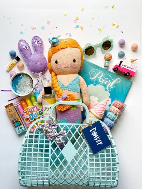 Easter Baskets 2020 – Klos + Co Beach Easter Basket Ideas, Big Kid Easter Basket Ideas, Birthday Hamper Ideas Kids, Birthday Hampers For Kids, Kids Christmas Basket Ideas, Nails Ideas Easter, Easter Projects For Kids, Easter Nails Ideas, Easter Hampers