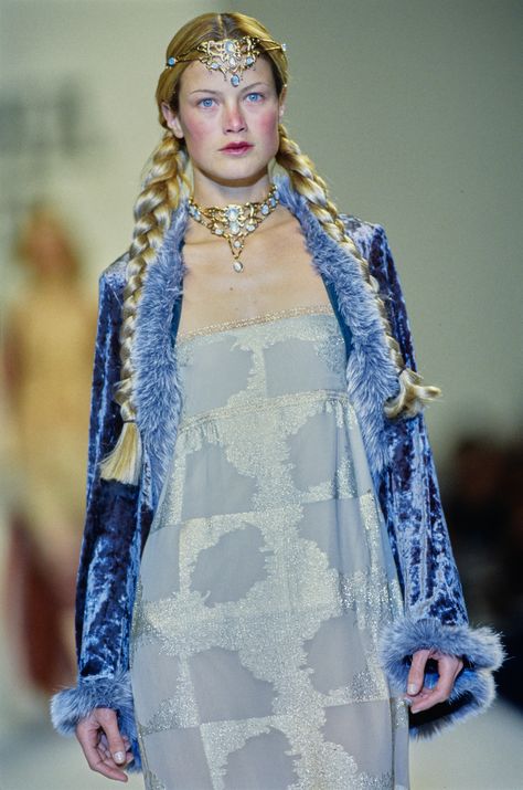 Anna Sui 90s, 90s High Fashion, 90s Runway Fashion, Vintage Runway, Middle Age Fashion, Medieval Fashion, Anna Sui, Lovely Clothes, John Galliano