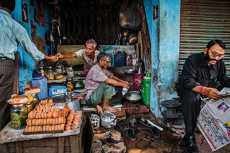 tea stall Tea Stall Photography, Tea Stall Composition, Tea Stall Sketch, Tea Stall Drawing Composition, Tea Stall Drawing, Human Composition, Tractor Painting, Tea Stall, Memory Drawing