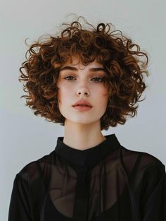 Are you looking to refresh your look with a trendy and low-maintenance hairstyle? The shaggy pixie bob might just be the perfect choice for you Rezo Cut, Empress Energy, Woman Haircut, Curly Bob Haircuts, 100 Hairstyles, Medium Haircuts With Bangs, Trendy Haircuts Medium, Shaggy Bob Hairstyles, Trendy Bob Hairstyles