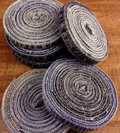 Denim Coasters, Repurpose Denim, Repurpose Old Jeans, Denim Jeans Diy, Jean Projects, Repurposed Jeans, Coaster Ideas, Denim Crafts Diy, Repurposed Denim