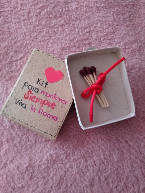 Silly Gifts, Creative Gifts For Boyfriend, Diy Gifts For Boyfriend, Crazy Things To Do With Friends, Boyfriend Birthday, Xmas Party, 40th Birthday, Love Gifts, Handmade Paper