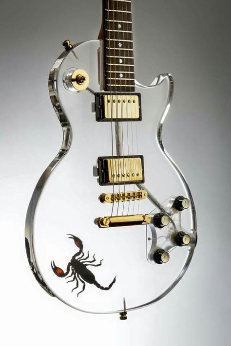 Scorpion guitar The Scorpions, Guitar Diy, Electric Guitar Design, Guitar Obsession, Custom Electric Guitars, Handmade Guitar, Unique Guitars, Cool Electric Guitars, Bass Amps