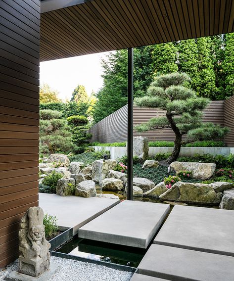 Design house: Architecture and landscape take centre stage in this Seattle residence Japanese Courtyard Garden, Japanese Courtyard, Modern Japanese Garden, Japanese Garden Landscape, Temple Gardens, Zen Garden Design, Lake Washington, Japan Garden, Japanese Garden Design