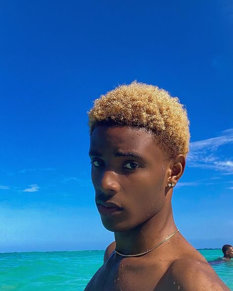 Gold Dyed Hair, Black Hair Blonde Tips, Blonde Hair Tips, Black Boy Hairstyles, Bleached Hair Men, Hairstyles Boys, Black To Blonde Hair, Pale Blonde Hair, The Best Haircut