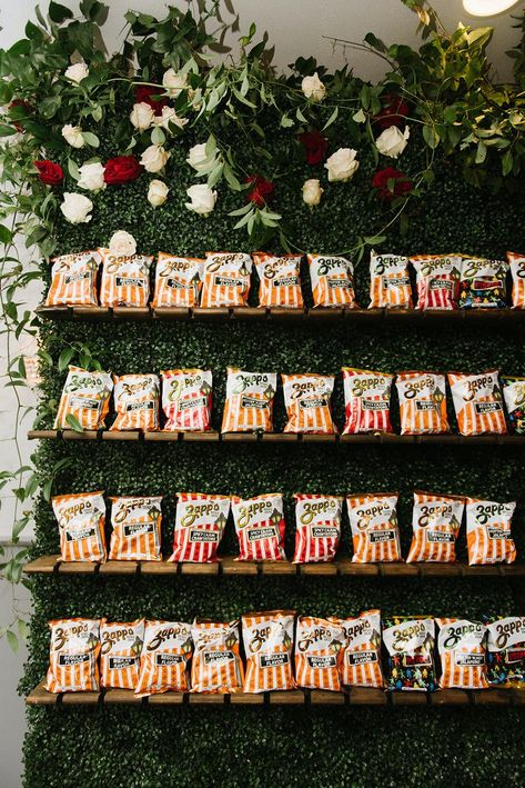 We've seen donut walls but we have never seen a potato chip wall..until now. Click through for more creative catering ideas.  #creativecatering #eventplanning #summerparty #futureparty #weddingideas Chip Wall, Walking Taco Bar, Donut Walls, Creative Catering, Colorful Macarons, Interactive Displays, Wedding Snacks, Unique Party Ideas, Informal Wedding Dresses