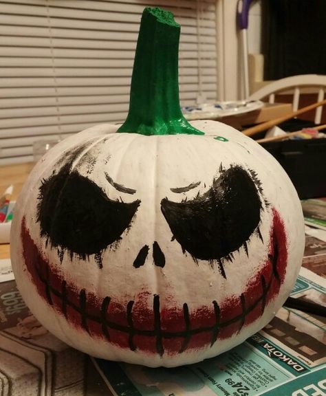 Painted Pumpkin Carving Ideas, Punkin Design Ideas, Pumpkin Painting The Nightmare Before Christmas, South Park Pumpkin Painting, Art The Clown Pumpkin Painting, Designs To Paint On Pumpkins, Halloween Pumpkin Decorating Contest, Cool Pumpkin Ideas Painting, Cool Jack O Lantern Ideas