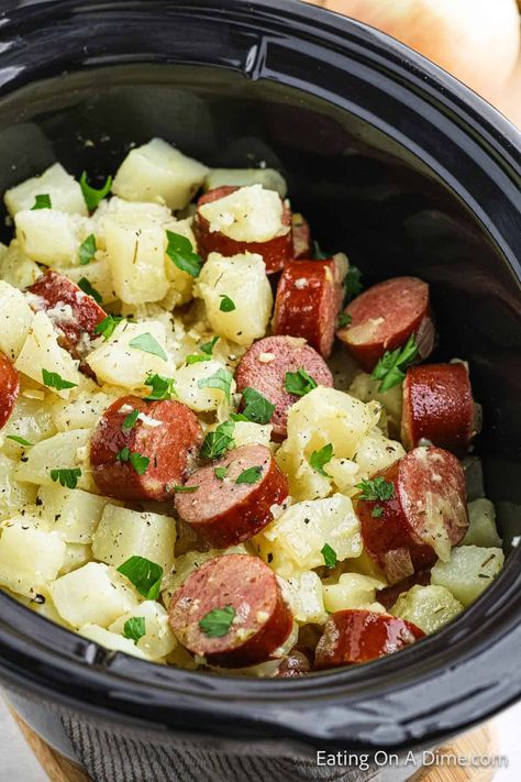 Crock Pot Kielbasa and Potatoes - Eating on a Dime Crockpot Kielbasa And Potatoes, Slow Cooker Baked Ziti, Parmesan Roasted Green Beans, Kielbasa And Potatoes, Crockpot Pork Roast, Sausage Crockpot, Quick Bread Recipes Easy, Slow Cooker Baking, Eating On A Dime