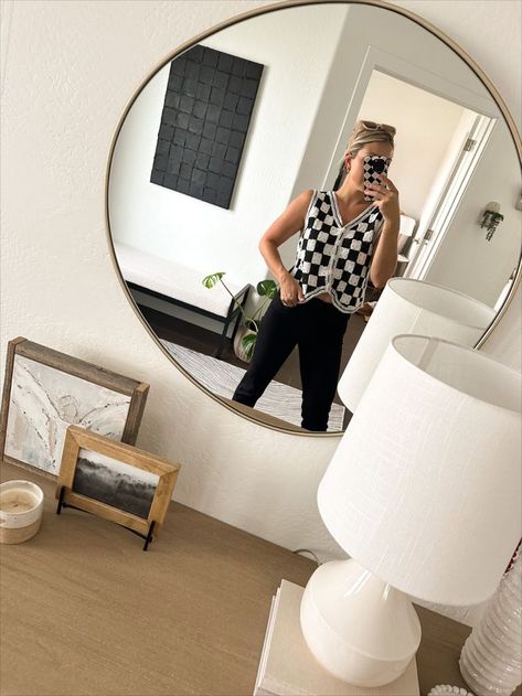 Elevated casual chic style in this checkered vest. Diy Plaster Canvas, Plaster Canvas Art, Diy Textured Canvas Art, Diy Textured Canvas, Plaster Canvas, Checkered Vest, Diy Plaster, Trendy Diy, Elevated Casual