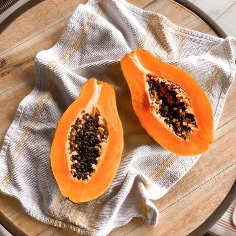 Fresh Aesthetic Photography, Pepaya Buah Aesthetic, Fresh Fruit Aesthetic, Papaya Aesthetic, Food Photography Fruit, Smooth Makeup, Produce Recipes, Papaya Fruit, Hair Skin And Nails