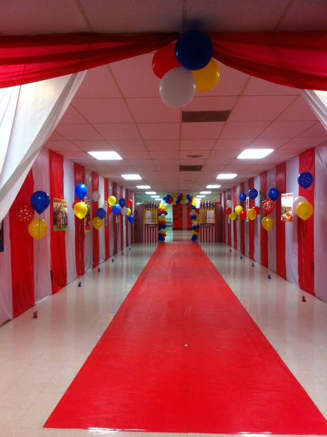 Hallway Carnival Theme School Hallway, Carnival Decorations Ideas Entrance, Circus Hallway Decorations, Carnival Homecoming Theme, Circus Pep Rally, Carnival Hallway Decorations, Circus Homecoming Theme, Vbs Circus Theme, Circus Decorations Diy