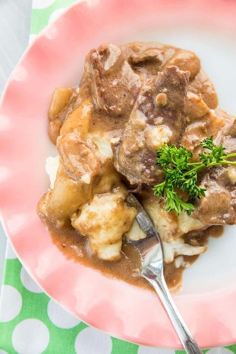 Mushroom Crock Pot Cube Steak & Gravy - The Kitchen Magpie Steak Mushroom Soup, Mushroom Crockpot, Cube Steak Gravy, Slow Cooker Cube Steak, Crock Pot Cube Steak, Steak Gravy, Cube Steak And Gravy, Crockpot Cube Steak, Golden Mushroom Soup