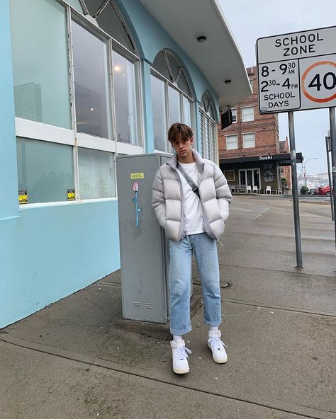 White Puffer Jacket Outfit Men, White Puffer Outfit, White Puffer Jacket Outfit, Puffer Jacket Outfit Men, Blue Jeans Outfit Men, Mens Winter Fashion Outfits, White Puffer Jacket, Mens Crop Top, Puffer Jacket Outfit