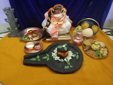 Chaitra Gauri Vigneshwara Dampu Decoration, Chaitra Gauri Decoration, Navaratri Golu Decoration Ideas, Gowri Idol Clay, Chandannagar Jagadhatri Puja