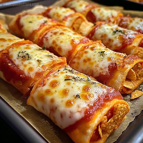 Lunchbox Prep, Doritos Pizza, Pizza Rolls Recipe, Pizza Wrap, Pizza Roll Recipe, Chef Boyardee, Pizza Appetizers, Tea Time Food, Pizza Flavors