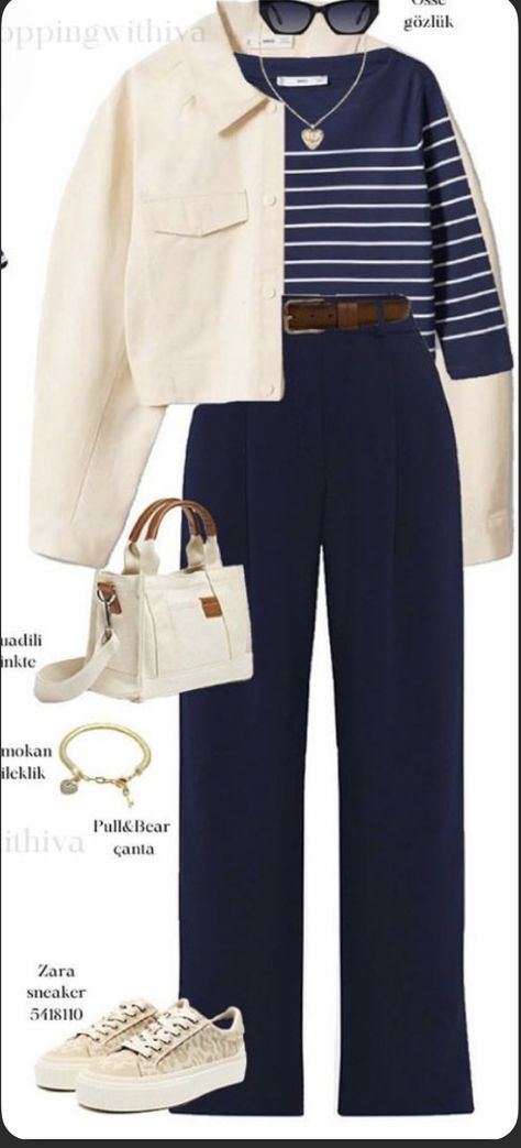 Dark Blue Palazzo Pants Outfit, Wide Leg Navy Blue Pants Outfit, Outfit Ideas With Navy Blue Pants, Dark Blue Pants Work Outfit Women, Dark Navy Pants Outfit, Blue Loose Pants Outfit, Wide Leg Blue Trousers Outfit, Navy Pants Winter Outfit, Navy Blue Bottoms Outfit