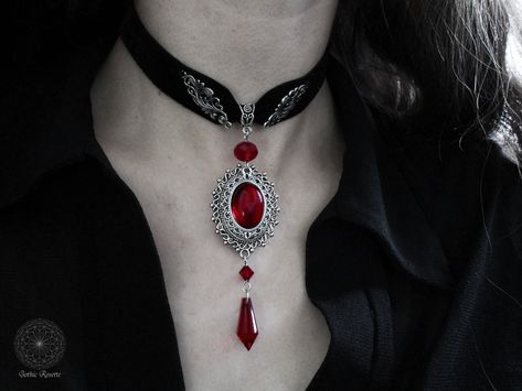 Vampire Fashion Aesthetic, Goth Valentines Day, Vampire Choker, Goth Valentines, Pendant With Beads, Goth Choker Necklaces, Fantasy Accessories, Indie Gifts, Vampire Jewelry