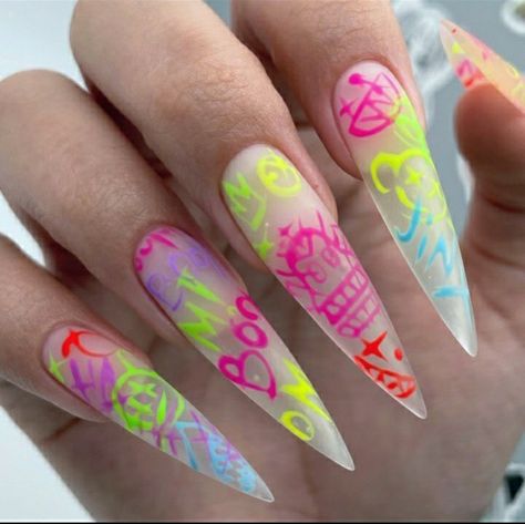 Arcane Nail Art, Graffiti Nails Acrylic, Neon Nails Acrylic, Neon Nails Designs, Arcane Nails, Graffiti Nail Art, Neon Manicure, Neon Nail Ideas, Graffiti Nails