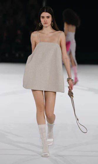 Jacquemus Menswear, Fashion Questions, Runway Fashion Couture, Fashion Design Clothes, Runway Models, Model Life, Looks Style, Runway Looks, Fashion Shows