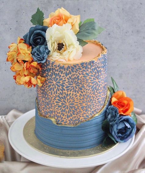 Epic Cakes, Stencil Cake Design Buttercream, Cake Stencils, Stencil Cakes Ideas, Cake With Stencil Design, Stencil Cake Design, Textured Cake, Stencil Cake, Glamour Cake