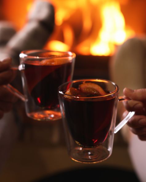 We thought we’d wrap up the ultimate mulled wine recipe for you to try at home – served up with a helping of nerdy wine knowledge, of course, on the best grape varieties to use for the tastiest results! Follow the link to discover the secrets to the perfect mulled wine. #mulledwine #christmas #mulledwinerecipes #christmasideas #festivedrinks #cocktailrecipes #howtomake #festive #alcoholrecipes Mulled Wine Aesthetic, Classy Cocktails, Wine Lifestyle, Red Wine Recipe, Mulled Wine Recipe, Wine Aesthetic, Grape Varieties, Wine Recipe, Wine Knowledge