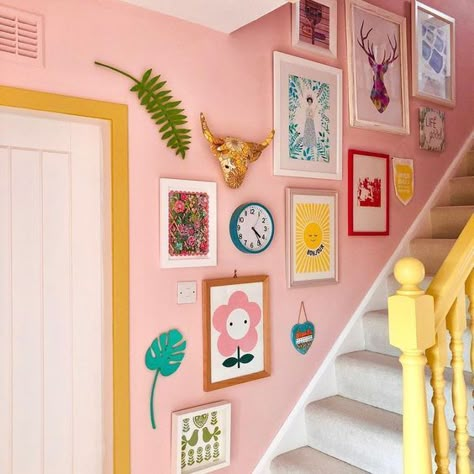 Pastel Eclectic, Colorful Maximalist Decor, Pastel Interior Design, Pastel Wall Decor, Funky Living Rooms, Pastel Interior, Pastel Home, Pastel Home Decor, Colourful Home