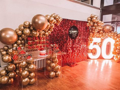 A glam 50th birthday setup ❤️ teaming up with some amazing vendors to create this display, with these amazing luxe balloons by @lovenwishesstyledevents . . . . @balenchinadia Styling, concept, props @nextevent.com.au Balloons @lovenwishesstyledevents Desserts @theremustbecake Light up number 50 @lightuplettersqld #goldcoast #gc #brisbane #eventstyling #love #florals #party #events #eventplanner #eventplanning #instagood #corporateevents #event #styling #eventdesign Birthday Setup, 50th Birthday Centerpieces, 50th Birthday Celebration, 18th Birthday Party Themes, Moms 50th Birthday, Signs Design, Birthday Room Decorations, Colorful Birthday Party, Number 50