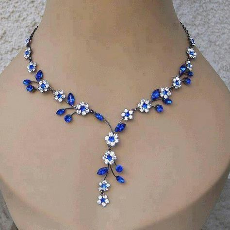 This is definitely something that I would love to have Royal Blue Jewelry, Rhinestone Jewelry Set, Fancy Necklace, Neck Jewellery, Fancy Jewelry, Blue Jewelry, Beauty And Fashion, Fantasy Jewelry, Girly Jewelry