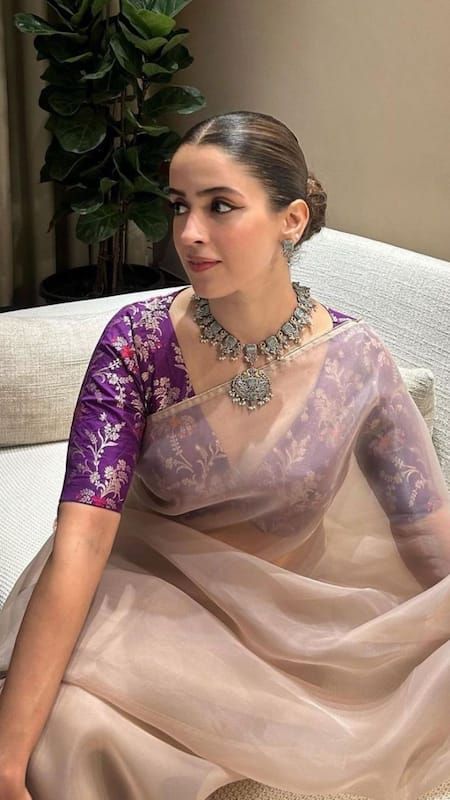 Pink Saree With Red Blouse, Indian Ware Dresses, Sanya Malhotra In Saree, Unique Saree Combination, Ash Color Saree Blouse Combination, Organza Saree Dress Design Ideas, Colour Combinations Clothes For Wedding, Purple Blouse Contrast Saree, Sanya Malhotra Saree