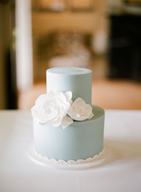 Mendhi Decor, Mini Wedding Cakes, Blue And White Wedding, Small Wedding Cakes, Beautiful Cake Designs, Wedding Cakes Blue, Blue Cakes, Simple Wedding Cake, Wedding Cake Inspiration