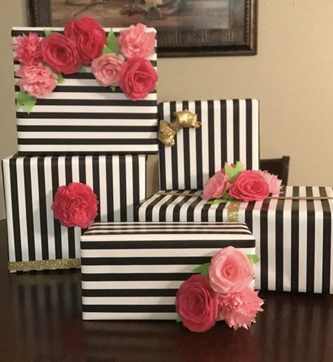 Kate Spade Bathroom Decor, Kate Spade Christmas Tree, Kate Spade Diy, Kate Spade Party Theme, Kate Spade Birthday Party, Bridesmaid Dinner, Kate Spade Cake, Kate Spade Inspired Party, Chanel Bottle