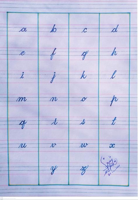 Cursive Alphabet Handwriting, Handwriting Template, Calligraphy Writing Styles, Cursive Writing Practice Sheets, Alfabet Font, Learning Cursive, Cursive Handwriting Practice, Handwriting Examples, Pretty Handwriting