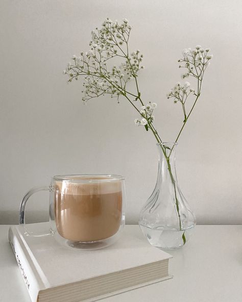 Minimal Coffee Aesthetic, Coffee Spring Aesthetic, Minimal Spring Aesthetic, Coffee Filler Photos, Minimal Good Morning, Relaxing Aesthetic Pictures, Coffee And Flowers Aesthetic, Book And Coffee Aesthetic, Notion Aesthetic Pictures