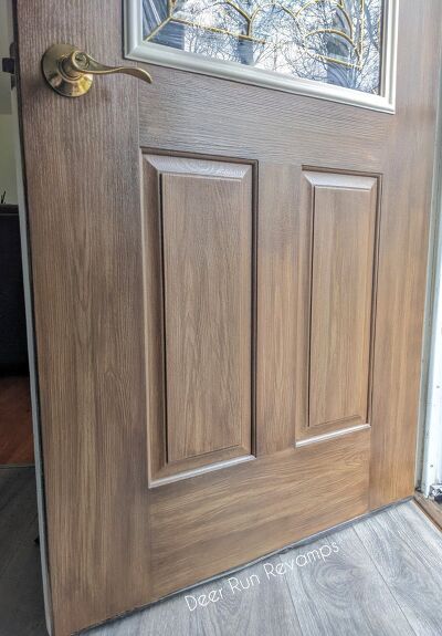 I've always wanted a stained wood door, but my goodness are they expensive! And, our door was already in really good condition, so we definitely NEED a new one!To get the look that I really wanted without having to spend much, I turned to Retique It, a liquid wood product that you paint on and then stain.*You can find all of the products used in this tutorial in our Etsy shop which we've linked towards the end of the tutorial.*Time listed is for work time only, does not include dry tim… Painting Steel Door To Look Like Wood, How To Make A Front Door Look Like Wood, Wood Look Exterior Door, Redoing Front Door, Wood Look Door Paint, Paint A Front Door To Look Like Wood, How To Paint A Front Door To Look Like Wood, Stain Metal Door To Look Like Wood, Faux Wood Metal Door