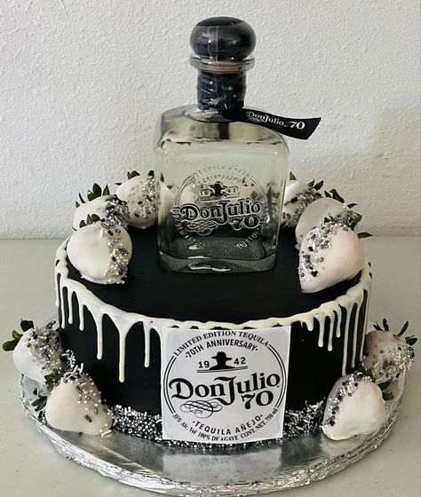 Don Julio 70 Cake Ideas, 21st Birthday Ideas For Guys Decorations For Men, Buchanan Cake Ideas, Buchon Party Theme For Men, Tequila Birthday Cake, Don Julio Cake Ideas, Don Julio Cakes, Patron Cake, 21st Birthday Cake For Guys