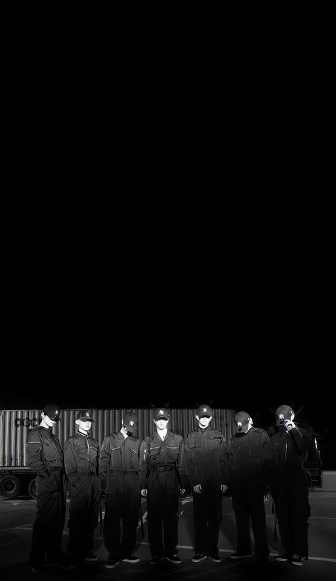 Enhypen Black Background, Enhypen Black Wallpaper Ot7, Wallpaper Without Enhypen, Enhypen Black And White Wallpaper, Enhypen Black Wallpaper, Black Enhypen, Enhypen Black And White, Enhypen Background, Dark Lockscreen