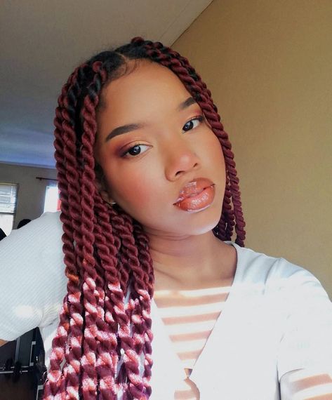 Red Twists Black Women, Red Twist Braids Hairstyles, Red Senegalese Twists, Brown Senegalese Twist, Short Braid Styles For Black Women, Red Marley Twists, Red Twists, Cherry Red Hair Color, Brazilian Wool Hairstyles